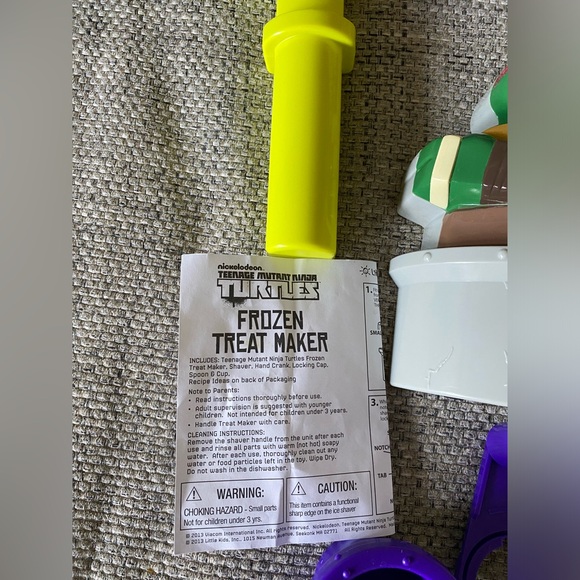 Nickelodeon Teenage Mutant Ninja Turtles Frozen Treat Maker Model #1450 - Picture 2 of 13